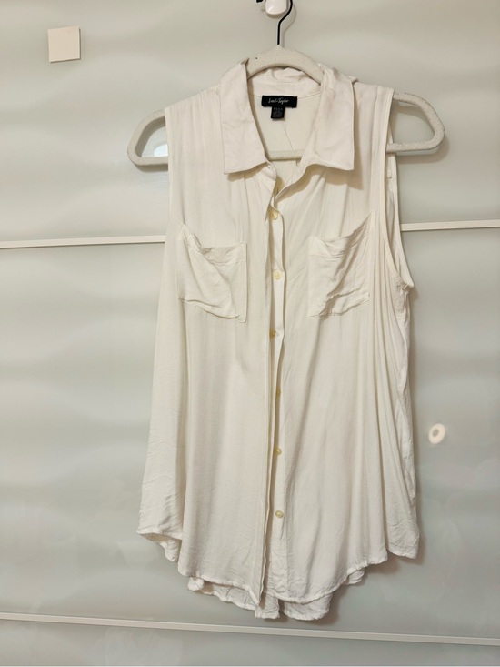 Lord & Taylor Tops - Lord and Taylor white sleeveless top collared dress shirt pockets utility XL